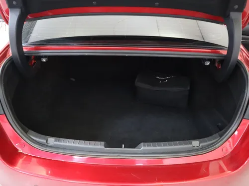 Mazda 3 TOURING 2.0 AT HÍBRIDO