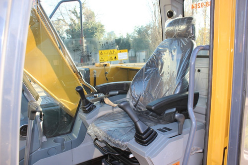 Excavadora Sobre Orugas Xcmg 215br