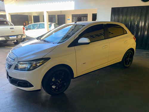Chevrolet Onix HATCH LTZ 1.4 8V FlexPower 5p Mec.