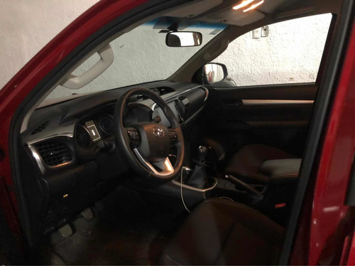 Imagen 4 de 7 de Toyota Hilux 2.8 Cd Srv 177cv 4x2 2020