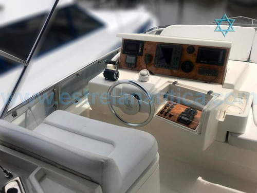 Imagem 4 de 10 de Lancha Ferretti 55 Iate Ambar Axtor Intermarine Armada