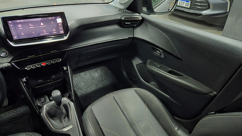 Peugeot 208 1.6 Feline Tiptronic