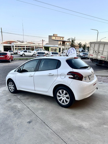 Peugeot 208 1.6 Active
