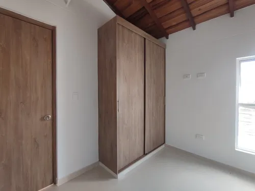 Casa En Arriendo En Prados Del Este. Cod A30837