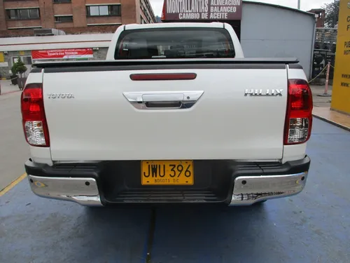 Toyota Hilux 4x4 2400cc At Aa
