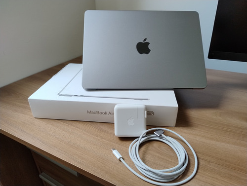 Macbook Air 13' M3 16gb 512gb Teclado Br Garantia Até Junho Cinza (Usado)