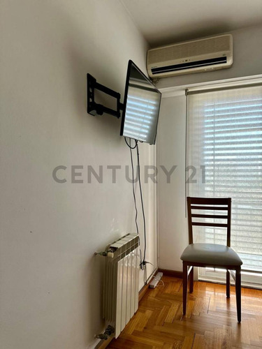 Departamento En Venta De 2 Dormitorios, La Plata