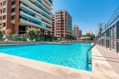 Amplio Departamento En Venta De 3 Dorm. En Las Condes