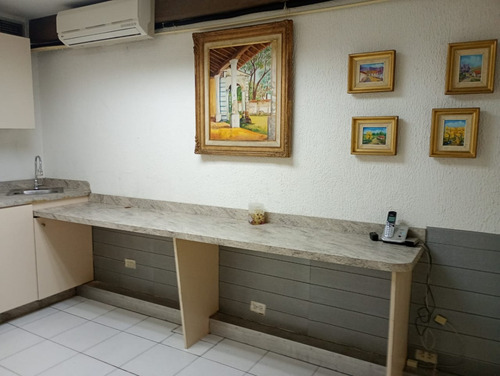 Alquiler Cubículo Santa Mónica. Cv