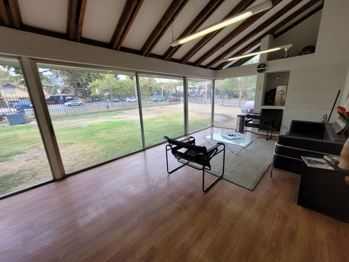 Casa En Vitacura / Muy Visible Comercialmente - Cordillera N