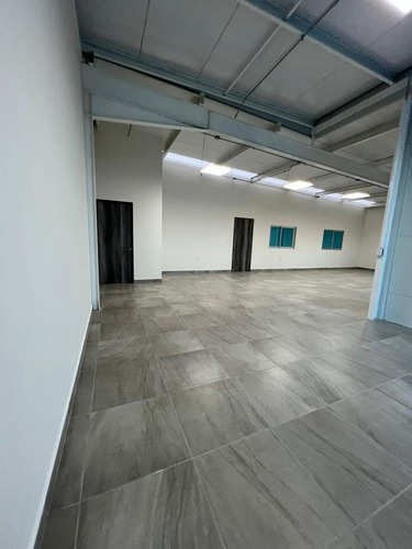 Nave Industrial En Microparque Pyme En Cumbres De Conin