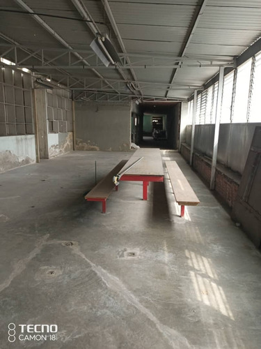 Imagen 26 de 27 de Alquiler De Planta Comercial En Edificio Boleita Sur