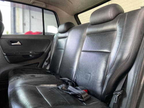 Imagem 10 de 10 de Volkswagen Fox 1.0 Gii 2013