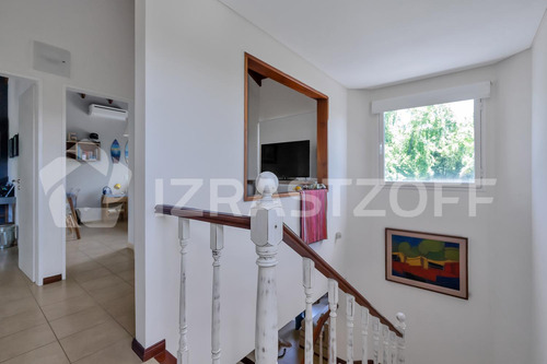 Impecable Casa En Barrio La Masia, Pilar