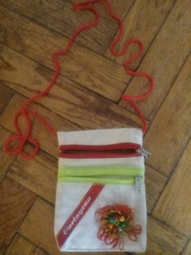 Cartera De Tela Con Flor Roja