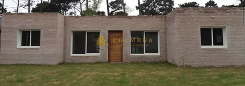 Casa En Pinares De 3 Dormitorios 3 Baños A Estrenar, Ideal Para Vivir Todo El Año.-ref:1136