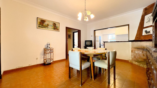Venta Casa 4 Ambientes Mechongue Con Jardin