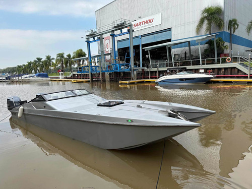 Catamarán Shadow C/2 Yamaha 300hp C/elevador, Bracket