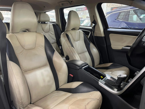 Volvo XC60 2.0 T5 RD TURBO GASOLINA 4P AUTOMÁTICO