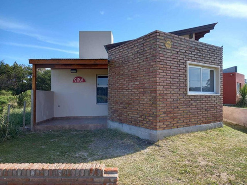 Casa En Venta - 2 Dormitorios 1 Baño 1 Cochera - 300mts2 - Mar Del Sur