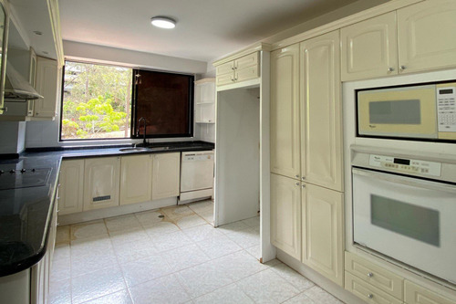 Apartamento En Venta Los Naranjos Conj Res La Pradera