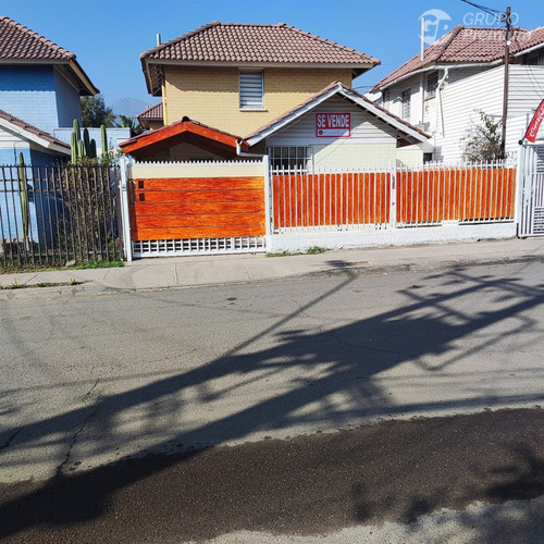 Casa En Venta De 3d 2b Y 1e En Puente Alto