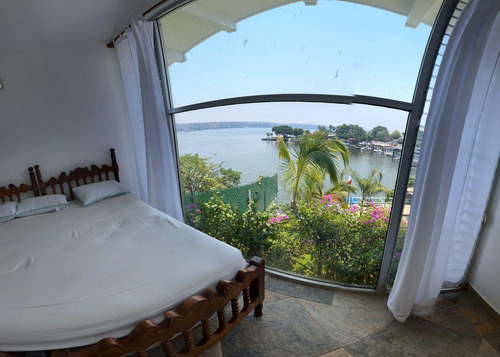 Casa A Orilla Del Lago De Tequesquitengo
