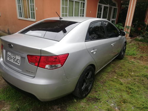 Imagen 1 de 5 de Kia 2010 Cerato Forte