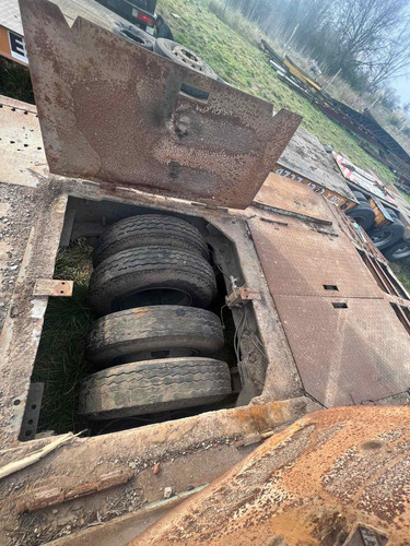 Imagen 22 de 25 de Semiremolque Carretón 27tn 16 Gomas Rampa Hidráulica Envíos