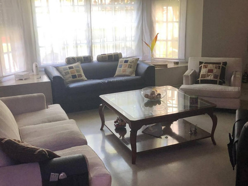 Venta Casa Chalet 6 Ambientes 5 Dormitorios Jardin Piscina Barrio Parque Vicente Lopez Villa Martelli