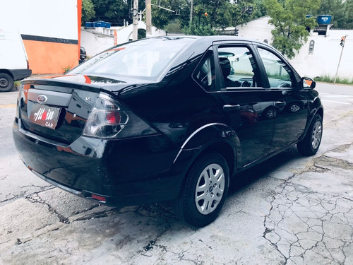 Imagem 7 de 11 de Ford Fiesta Sedan 1.6 Flex 2012 Flex