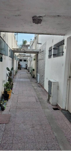 115 Entre 46 Y 47. Monoamiente 30 M2 En Venta, La Plata.-