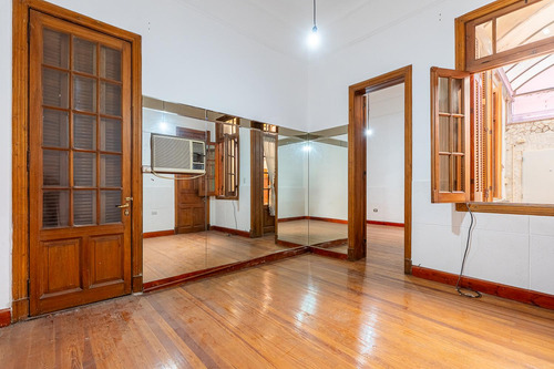 Venta Casa Departamento De Pasillo De Dos Dormitorios Rosario Centro
