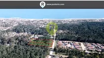 Comprar Ubicado En Anaconda Frente A Una Cooperativa De Viviendas Y  A Pocas Cuadras Del Centro Y Del Mar, Con Frente A Las Calles 16, Calle 17, Calle 4 Y Calle 5 