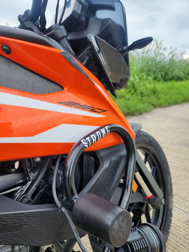 Adventure 250cc, En Excelentes Condiciones, Con Accesorios