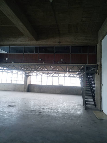 Imagen 9 de 30 de Alquiler De Planta Comercial En Edificio Boleita Sur