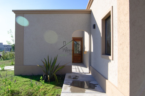Imagen 16 de 18 de Casa A Estrenar De Calidad Estilo Mediterranea En Club De Campo Horizontes Al Sur