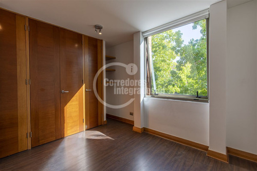 Casa En Arriendo De 5 Dorm. Golf De Manquehue