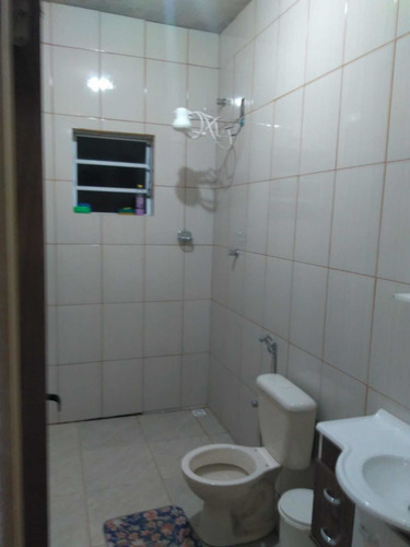Chácara Com Casa De 216 Metros Quadrados Com Varanda