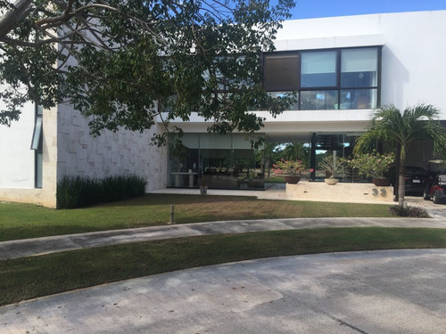 Imagen 2 de 30 de Yucatan Country Club Frente Al Hoyo 8 Y 18 En Venta Casa