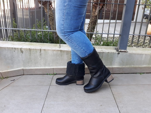 Imagem 6 de 6 de Bota Feminina Forrada Com Lã Preta Salto Médio Grosso Neve