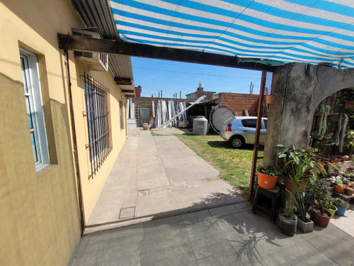 Casa En Venta 4 Ambientes Isidro Casanova