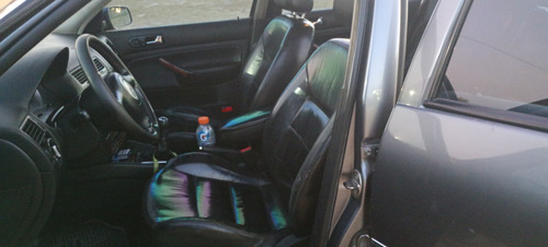 Volkswagen Bora 1.8 Highline T 180cv Cuero