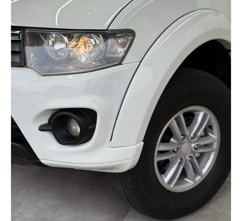 Mitsubishi L200 Triton 3.5 HPE 4X4 CD V6 24V FLEX 4P AUTOMÁTICO