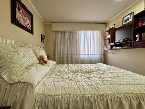 Se Vende Hermoso 2 Dormitorios + Estacionamiento. Av. PerĂș
