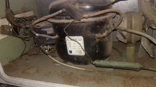 Congelador Para Reparar.. Marca Solgas 330 Litros..