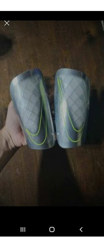 Canilleras Nike Mercurial Lite