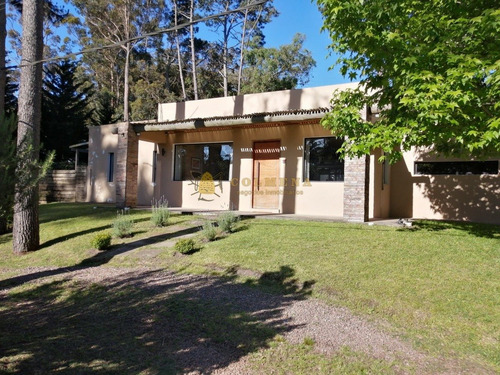 Hermosa Casa En Parque Burnett- Ref: 4658
