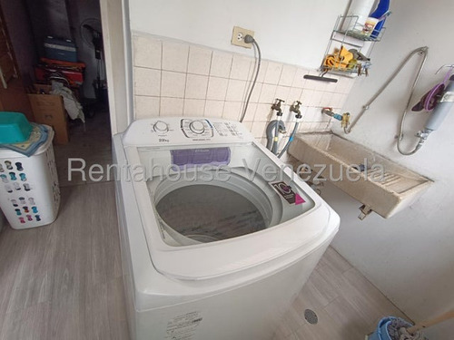 Amplio Apartamento En Venta Urb San Isidro, Maracay 25-13106 Hc