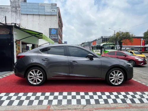 Mazda 3 GRAND TOURING 2.0 MT